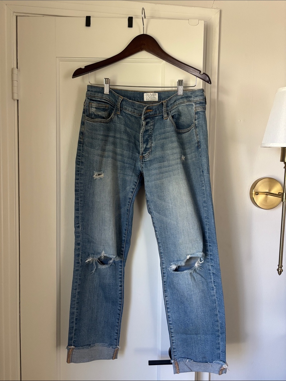 Oliver Logan Women's Light Blue Boyfriend Jeans with Knee Rips
